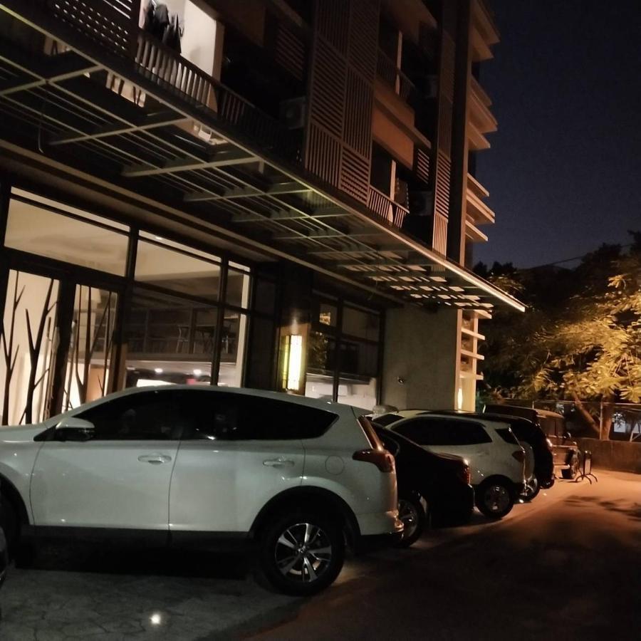 Hotel In Fengchia Taichung Exterior foto