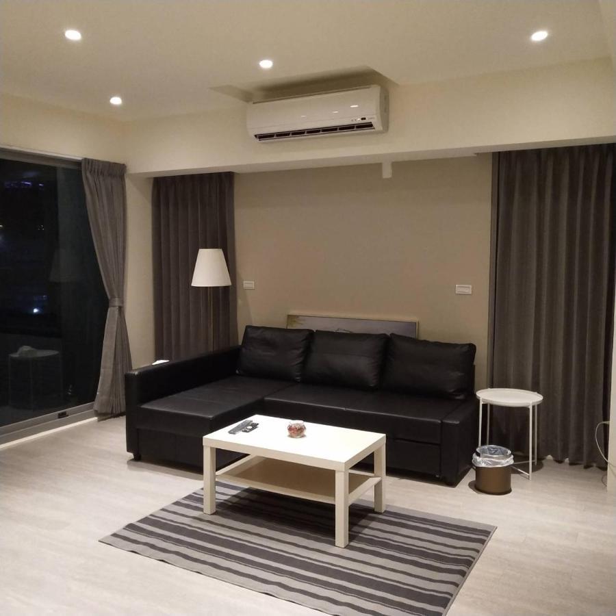 Hotel In Fengchia Taichung Exterior foto