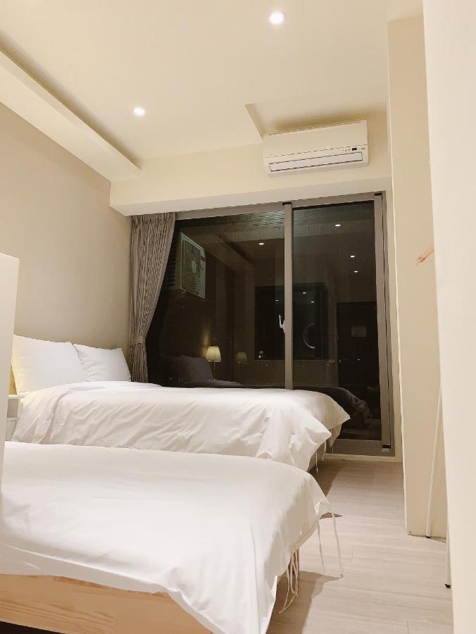 Hotel In Fengchia Taichung Exterior foto