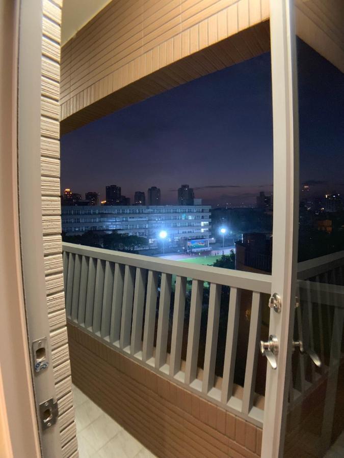 Hotel In Fengchia Taichung Exterior foto